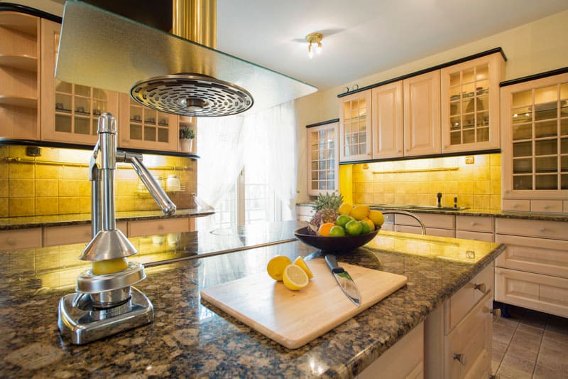 Solid Surface Countertops Vs Quartz Countertop